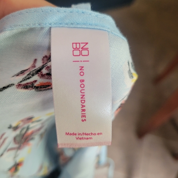 No Boundaries Tank - Picture 6 of 6